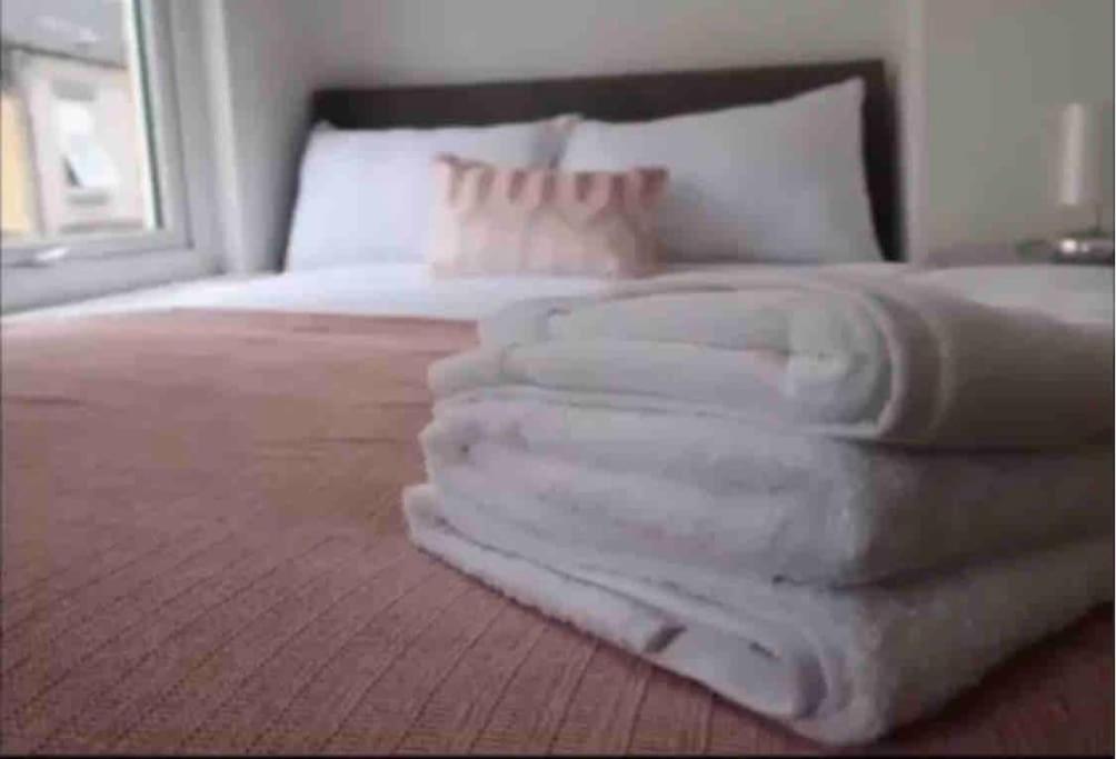 Spacious 4 Double Bedrooms & 4 En-suite Bathroom * Liverpool