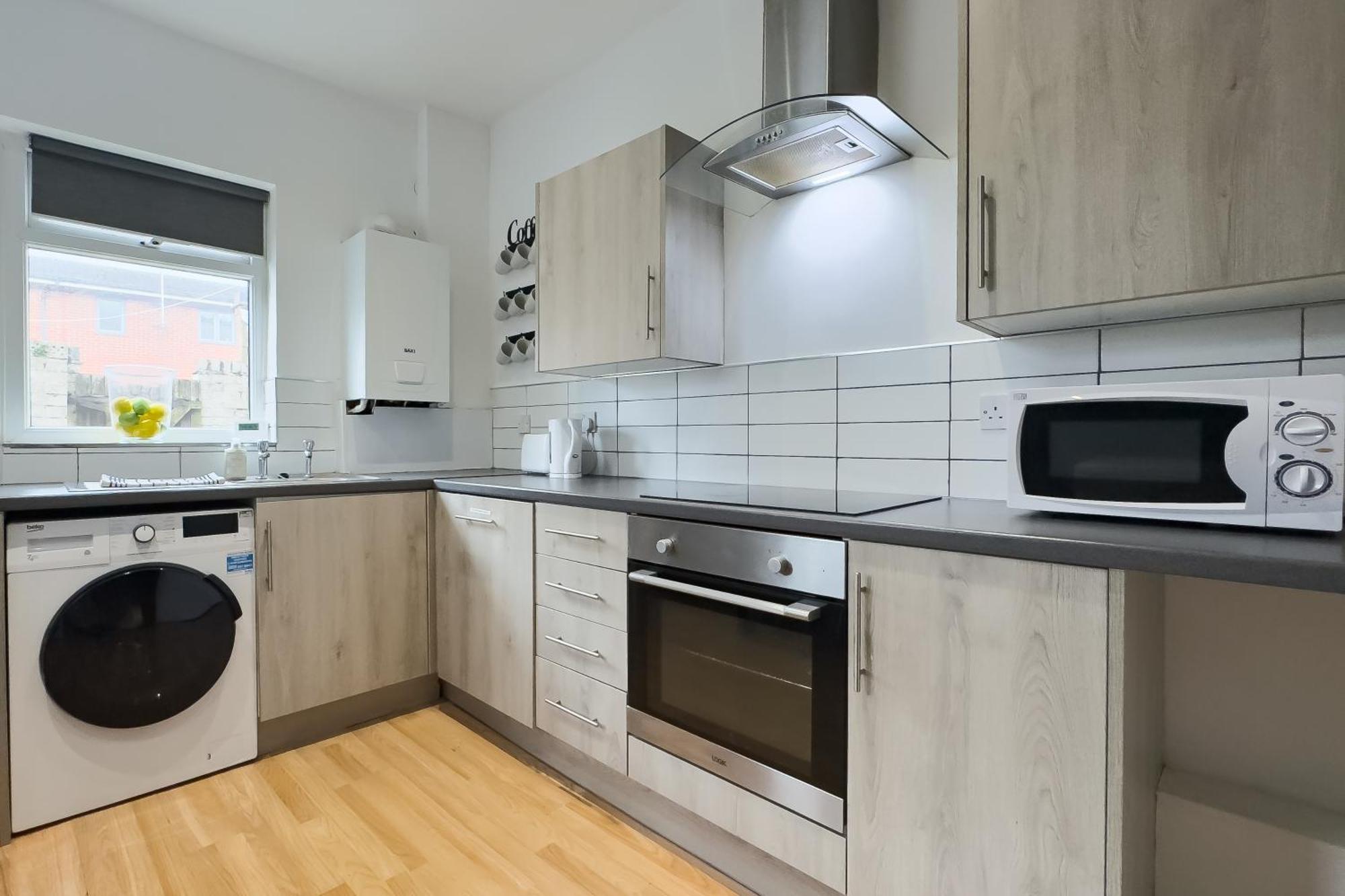 Spacious 4 Double Bedrooms & 4 En-suite Bathroom Holiday home