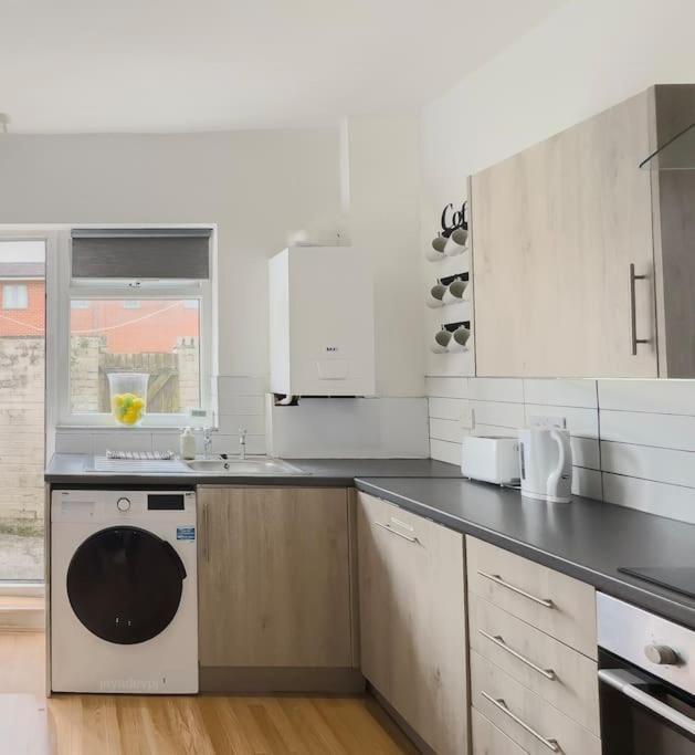 Spacious 4 Double Bedrooms & 4 En-suite Bathroom Liverpool