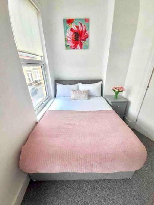 Holiday home Spacious 4 Double Bedrooms & 4 En-suite Bathroom Liverpool