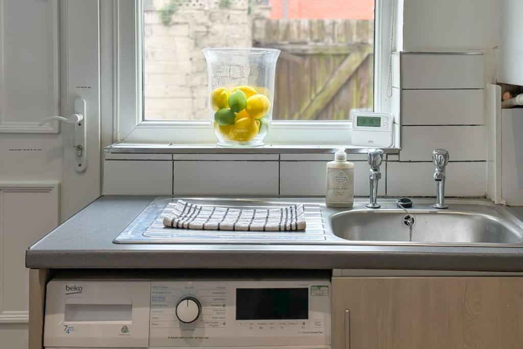 Spacious 4 Double Bedrooms & 4 En-suite Bathroom Holiday home Liverpool