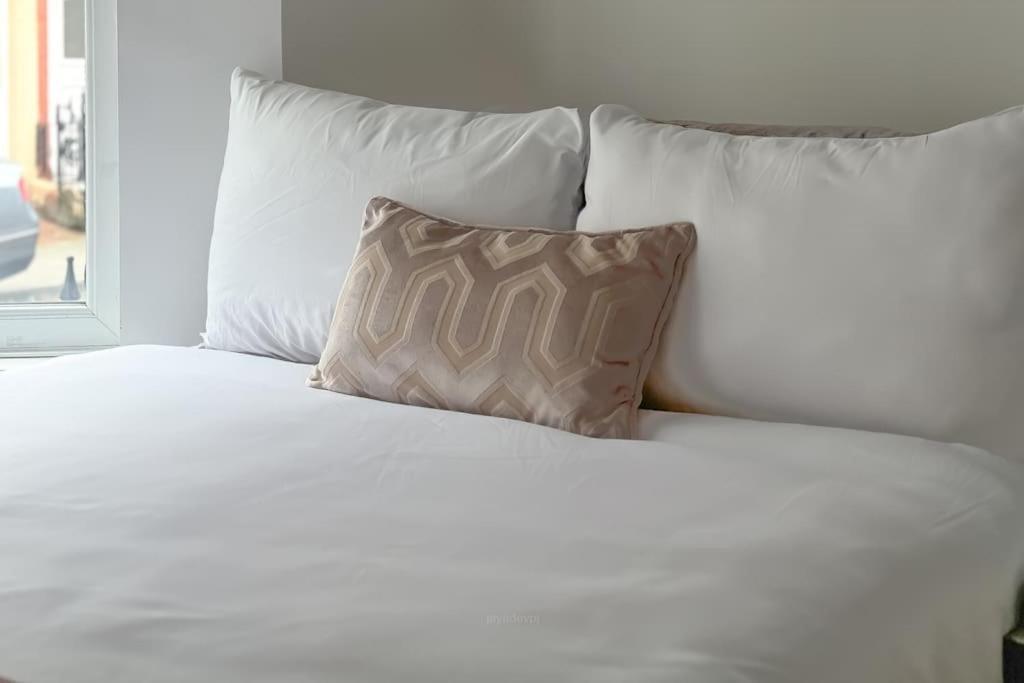 Holiday home Spacious 4 Double Bedrooms & 4 En-suite Bathroom