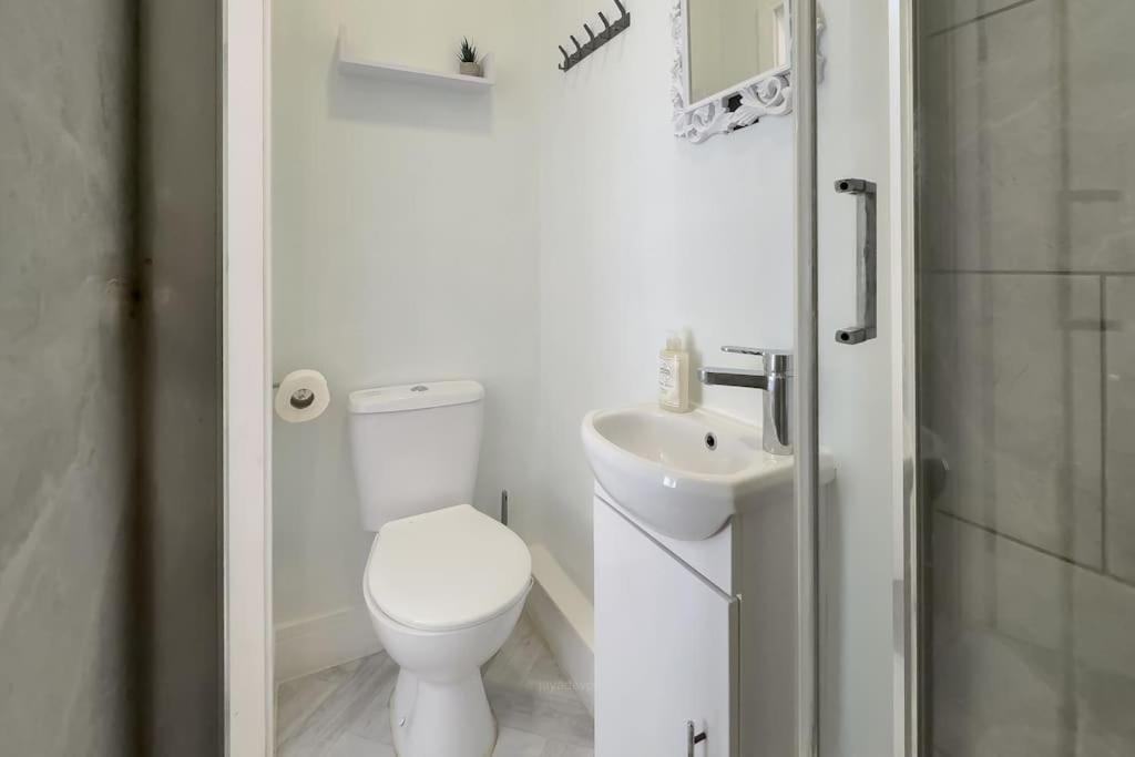 Spacious 4 Double Bedrooms & 4 En-suite Bathroom * Liverpool